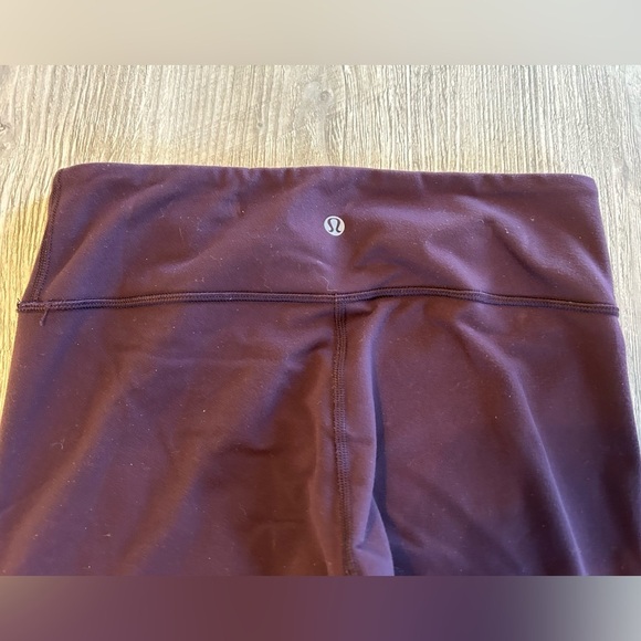Lululemon Black Cherry Color Align Crop Leggings Size 6 W6AMPS Pilling **Read**. - Picture 6 of 13